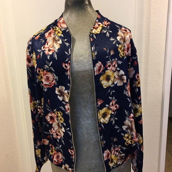 NWT floral satin navy bomber zip up jacket - Picture 4 of 8
